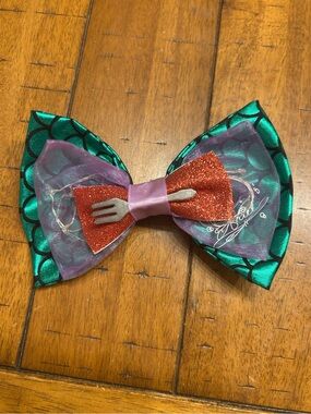 Disney Parks Girl’s The Little Mermaid  Ariel Light Up Hair Bow
